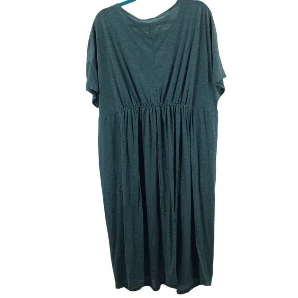 BLOOMCHIC 14-16 1x plus green jersey round neck short sleeve midi dress NWT B24 - Picture 2 of 8